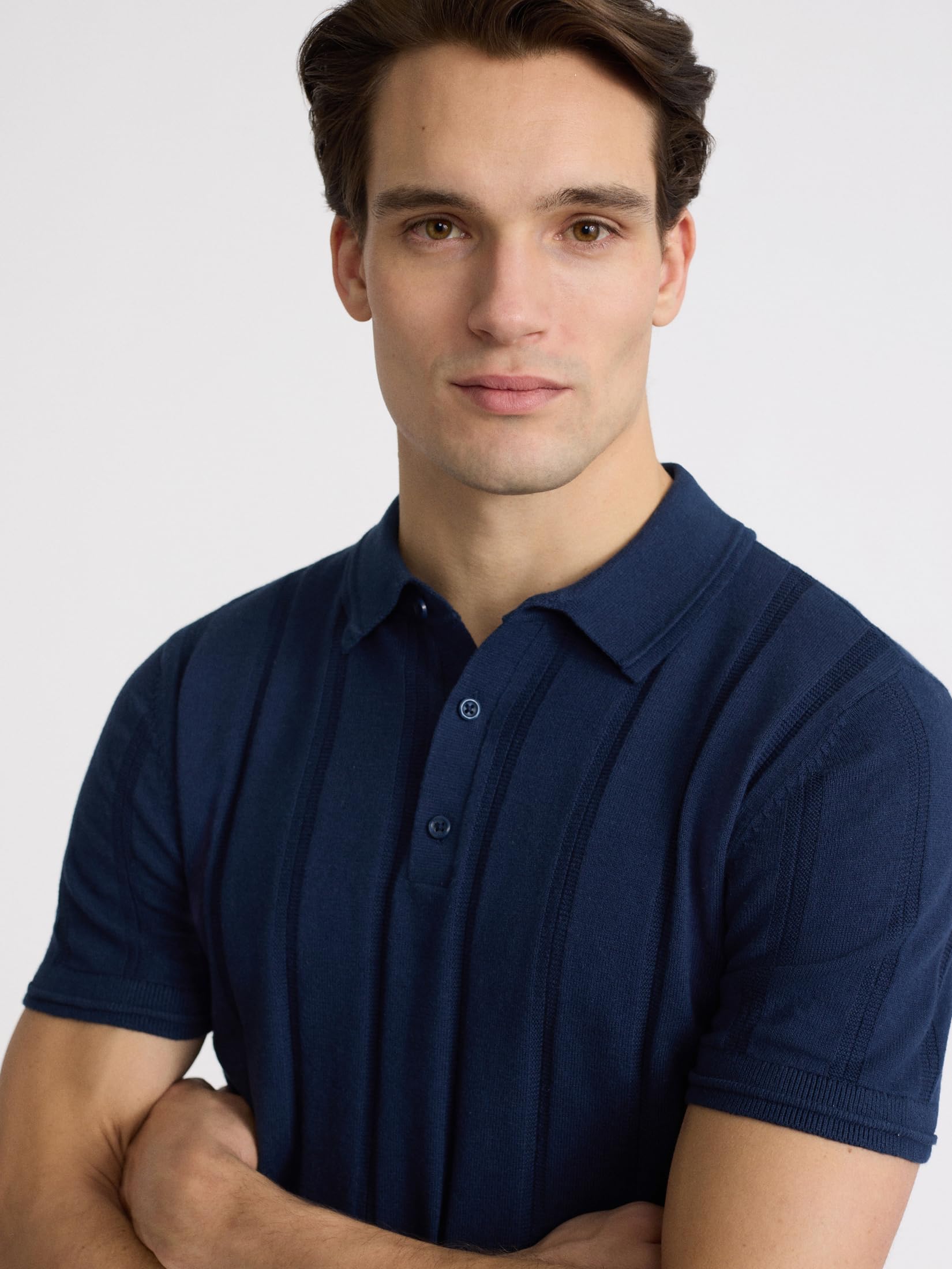 EXPRESS Men’s Cotton Sweater Polo – Ribbed Short Sleeve Knit Polo with Retro-Inspired Smart-Casual Style - Image 3