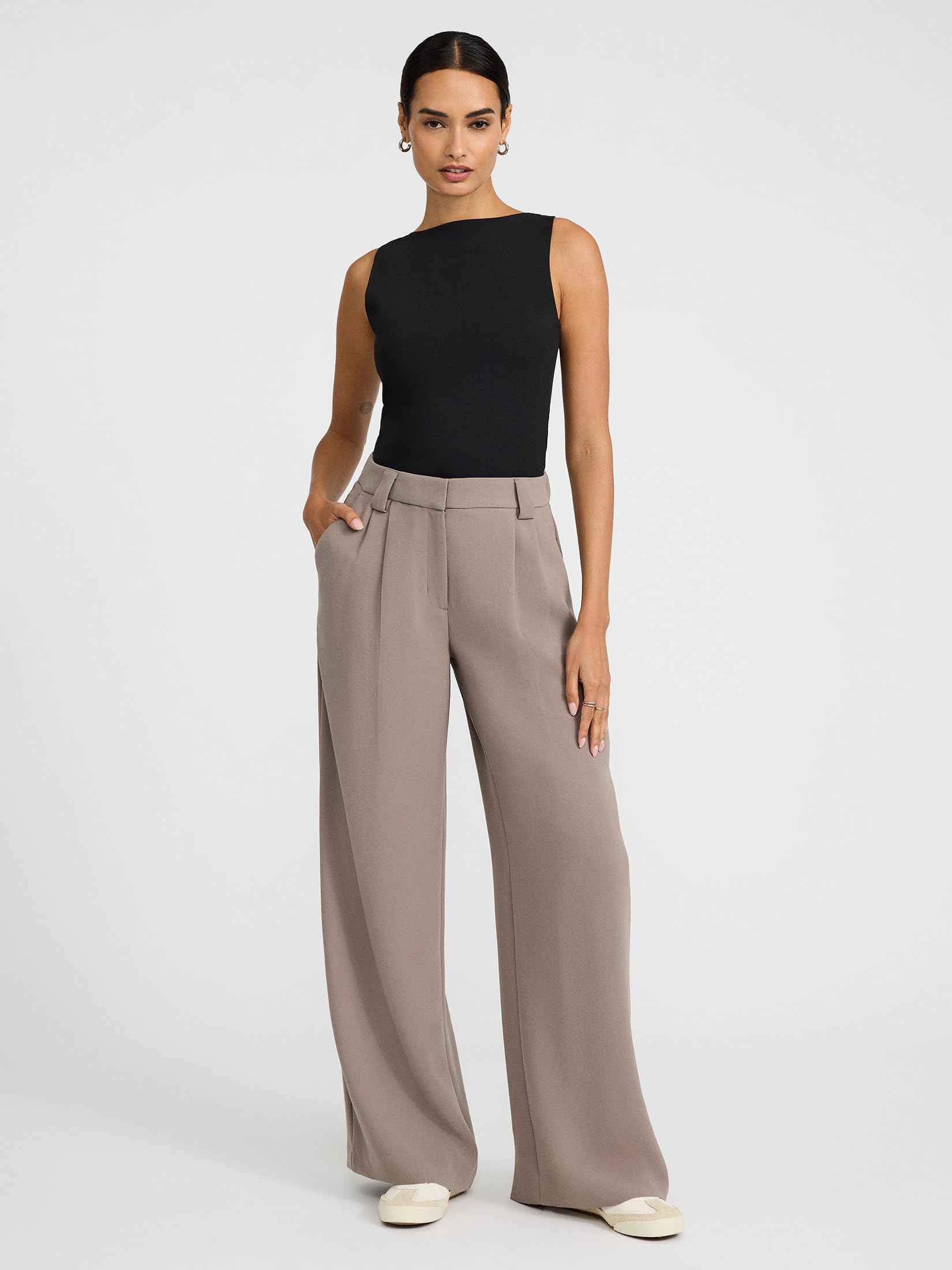 EXPRESS Women’s Body Contour Tank – Fitted Boatneck Cotton-Blend Top with Smoothing Stretch and Layering Essential Style - Image 4