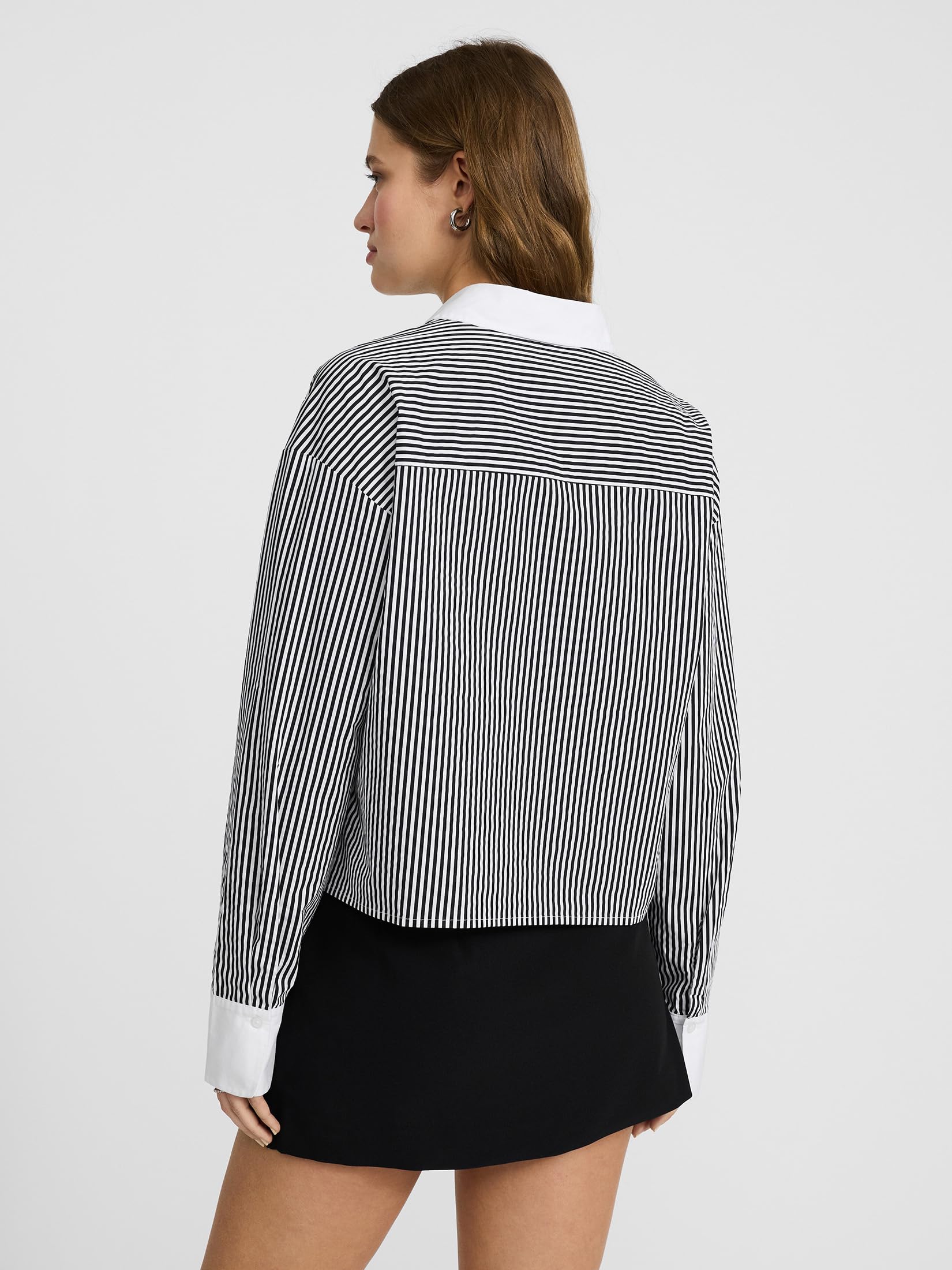 EXPRESS Women’s Cropped Portofino Shirt – Boyfriend Fit Long Sleeve Button-Up with Trendy Midriff Length – Stripe - Image 2