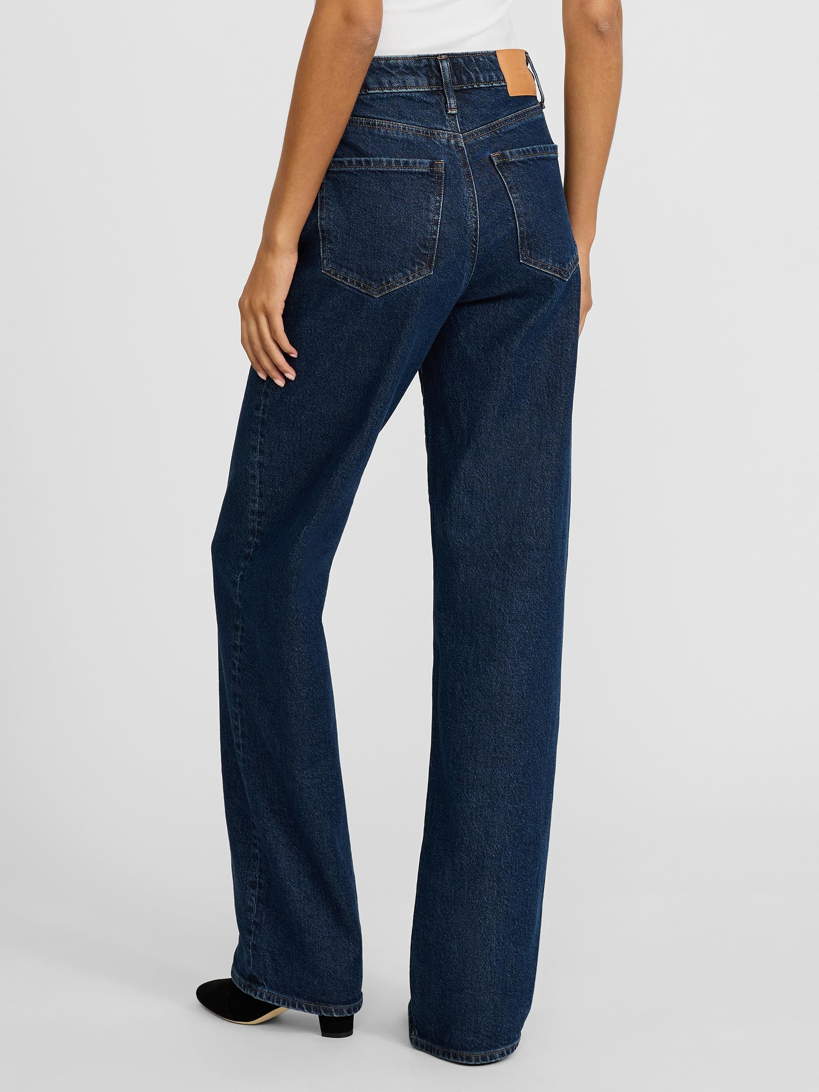 EXPRESS Women's High Waisted Dark Wash Relaxed Straight Leg Jeans - Image 3
