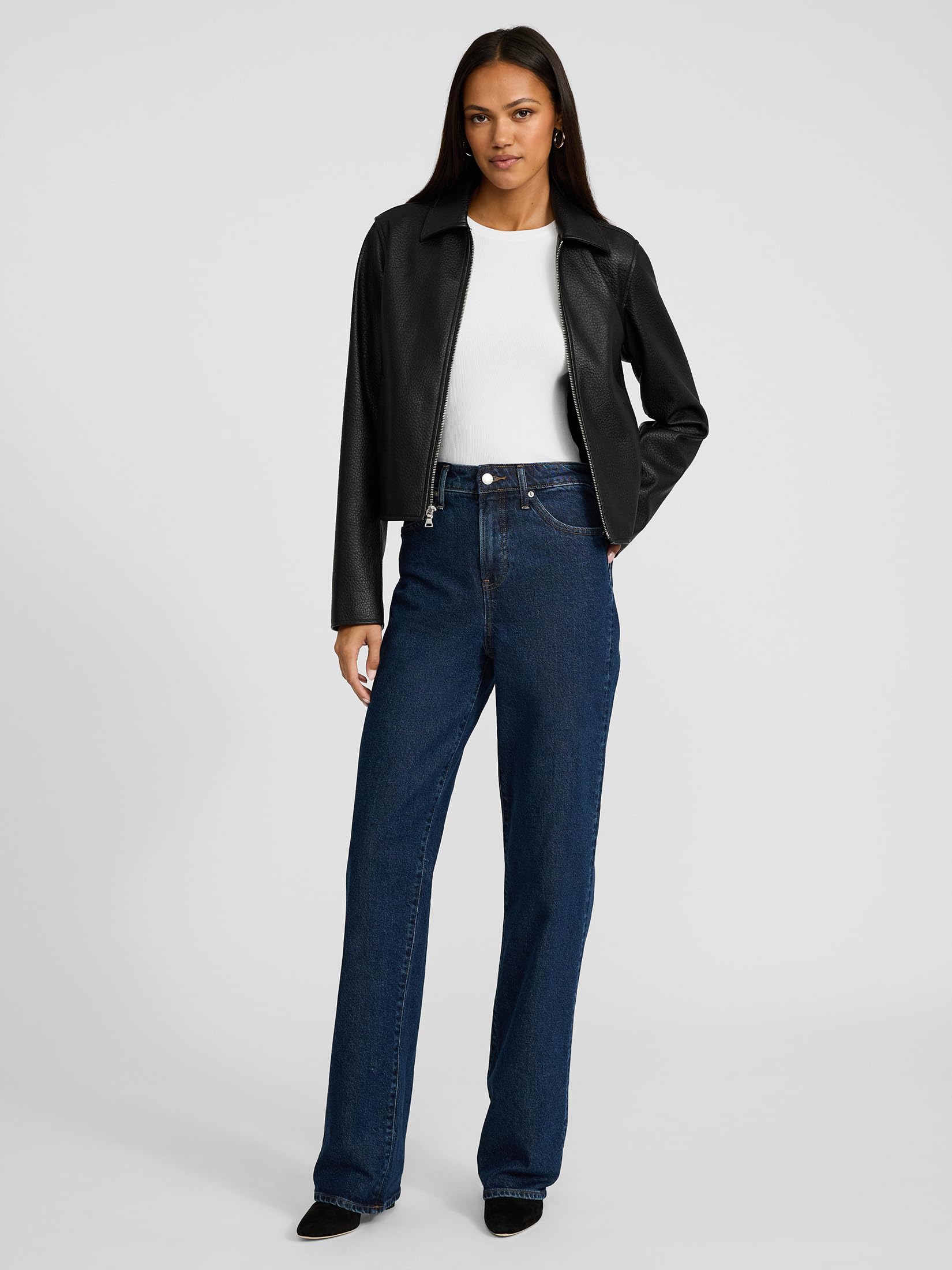 EXPRESS Women's High Waisted Dark Wash Relaxed Straight Leg Jeans - Image 4